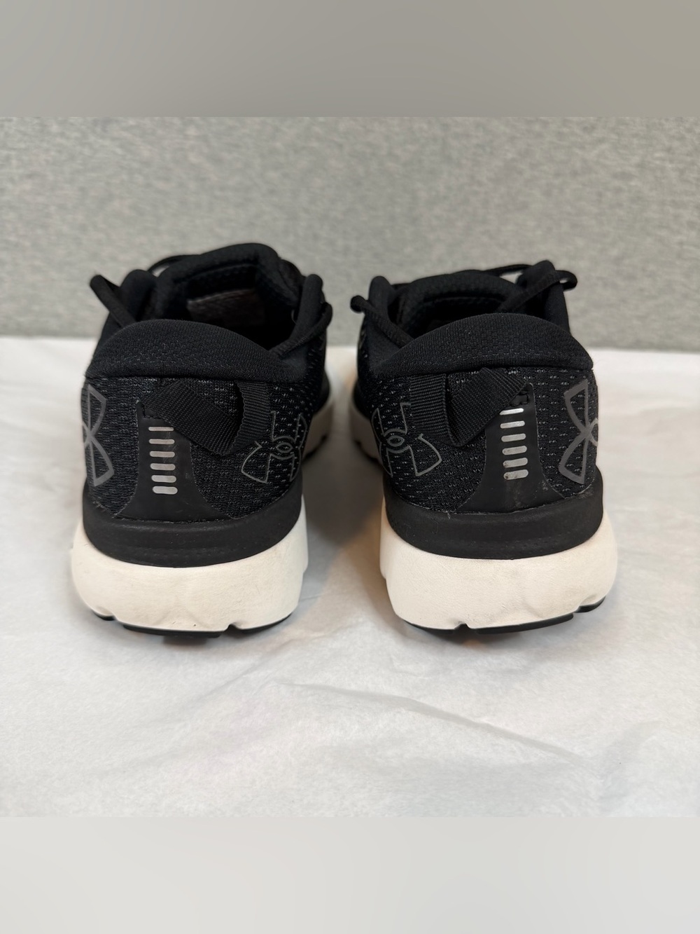 Under Armour HOVR Infinite 5 Running Shoes Women’s 7.5 3026550-002 Black Good - Picture 4 of 12